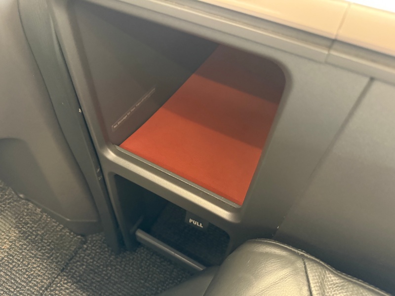 シンガポール航空（クアラルンプール=シンガポール便:SQ103 B737-8）-ビジネスクラスシート