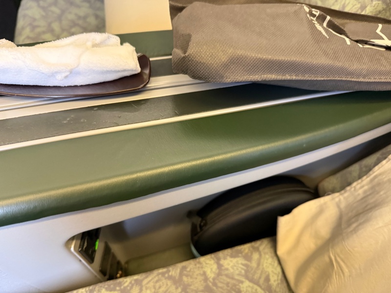 エバー航空(台北=デンパサール(バリ)便:BR255 A330-300)-ビジネスクラスシート