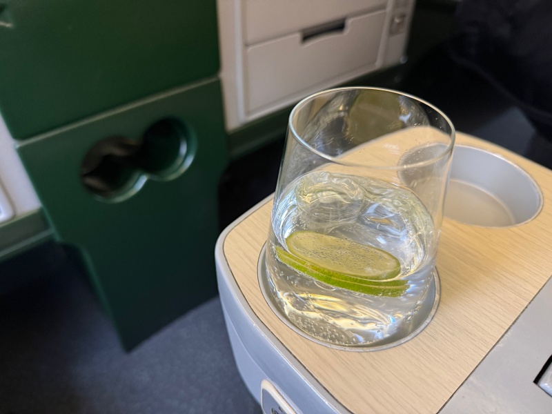 エバー航空(台北=デンパサール(バリ)便:BR255 A330-300)-搭乗