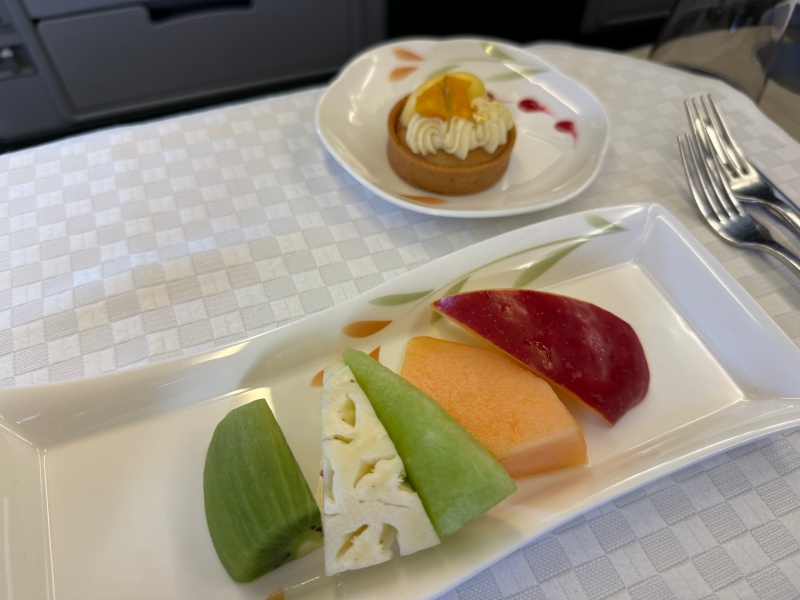 エバー航空(台北=デンパサール(バリ)便:BR255 A330-300)-ビジネスクラス食事&ドリンク