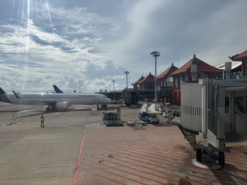 エバー航空(台北=デンパサール(バリ)便:BR255 A330-300)-着陸