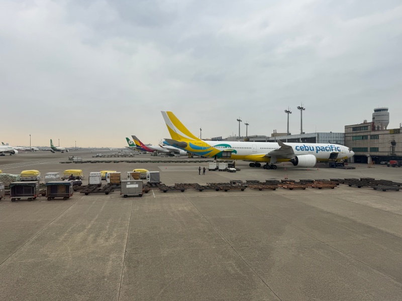 エバー航空(台北=デンパサール(バリ)便:BR255 A330-300)-タキシング