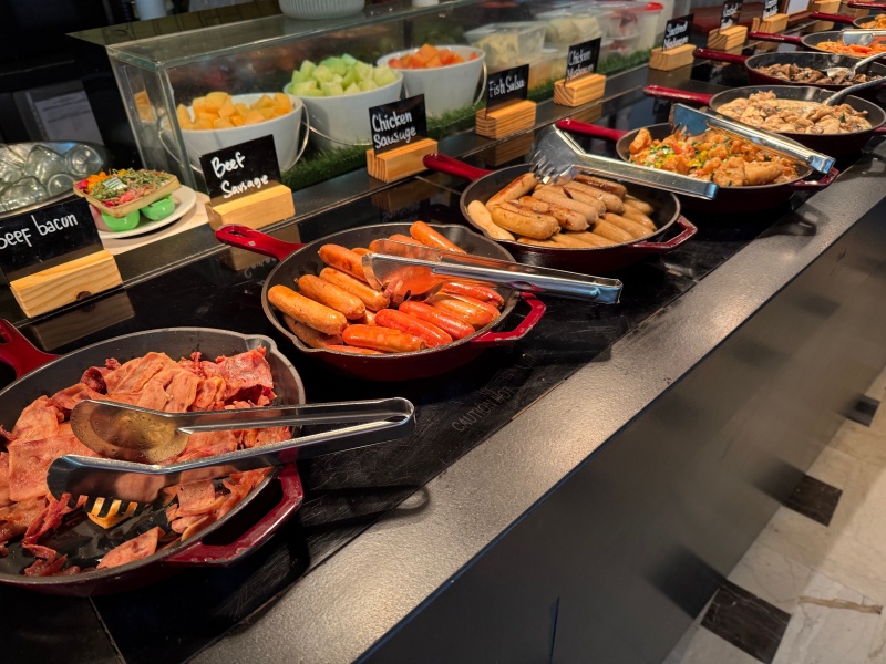 ル メリディアン バリ ジンバラン(Le Méridien Bali Jimbaran)ー朝食ビュッフェ