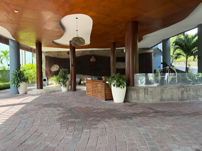 ル メリディアン バリ ジンバラン(Le Méridien Bali Jimbaran)ーエントランス