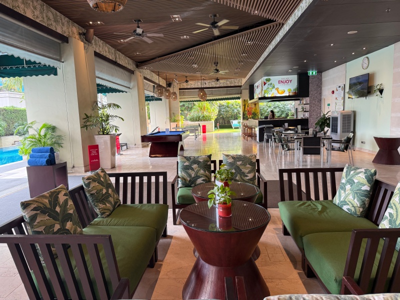 マリオットエグゼクティブアパートメントスクンビットパークバンコク(Marriott Executive Apartment Sukhumvit Park Bangkok)ー屋外プール