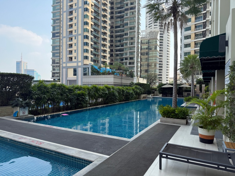 マリオットエグゼクティブアパートメントスクンビットパークバンコク(Marriott Executive Apartment Sukhumvit Park Bangkok)ー屋外プール