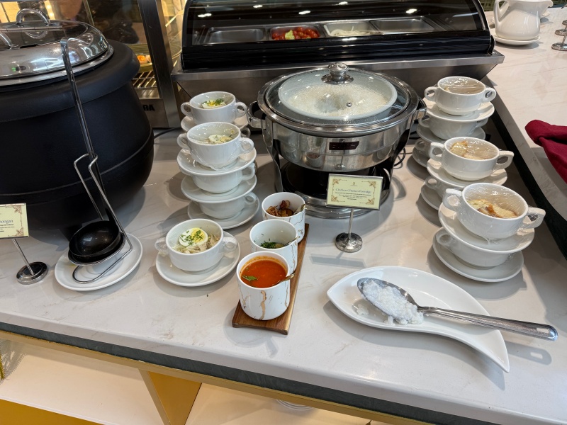 TUJUWAN Lounge@バリ島・デンパサール(ングラ・ライ)国際空港-フード&ドリンク