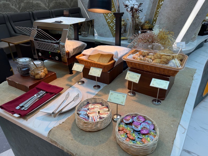 TUJUWAN Lounge@バリ島・デンパサール(ングラ・ライ)国際空港-フード&ドリンク