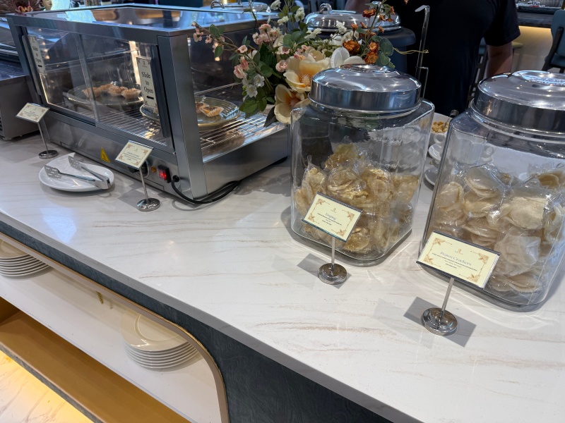 TUJUWAN Lounge@バリ島・デンパサール(ングラ・ライ)国際空港-フード&ドリンク