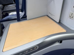 ANA(バンコク=羽田便:NH878 B787-900)-ビジネスクラスシート