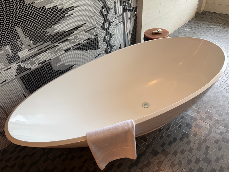 ルネッサンス・バリ・ウルワツ・リゾート&スパ(Renaissance Bali Uluwatu Resort & Spa)ー客室バスルーム