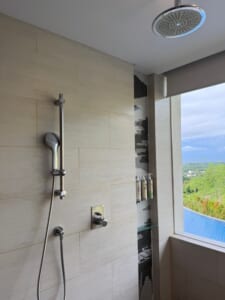 ルネッサンス・バリ・ウルワツ・リゾート&スパ(Renaissance Bali Uluwatu Resort & Spa)ー客室バスルーム