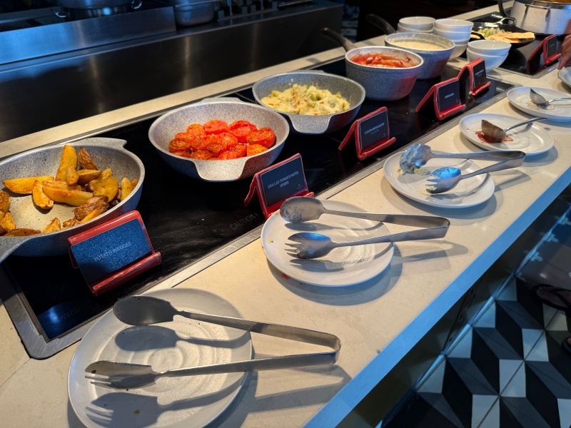 ルネッサンス・バリ・ウルワツ・リゾート&スパ(Renaissance Bali Uluwatu Resort & Spa)ー朝食ビュッフェ