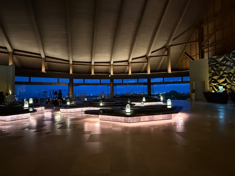 ルネッサンス・バリ・ウルワツ・リゾート&スパ(Renaissance Bali Uluwatu Resort & Spa)ーR Bar