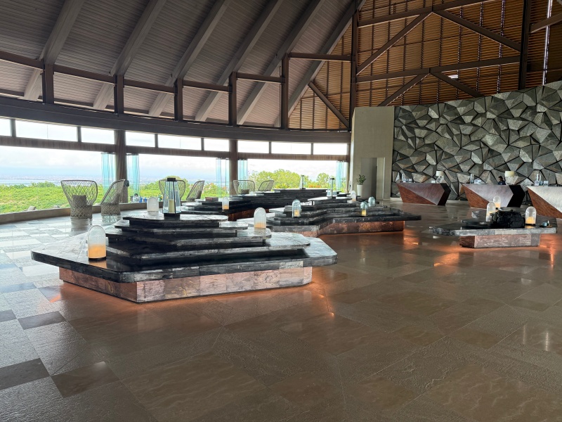 ルネッサンス・バリ・ウルワツ・リゾート&スパ(Renaissance Bali Uluwatu Resort & Spa)ーロビー