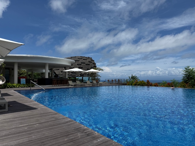 ルネッサンス・バリ・ウルワツ・リゾート&スパ(Renaissance Bali Uluwatu Resort & Spa)ーLower Pool