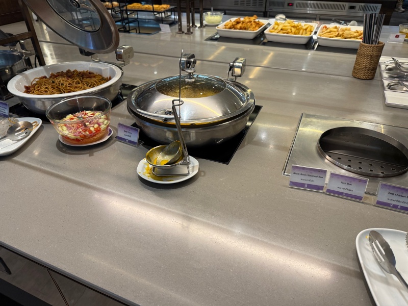 Royal Orchid Lounge - Concourse D@バンコク・スワンナプーム国際空港-食事