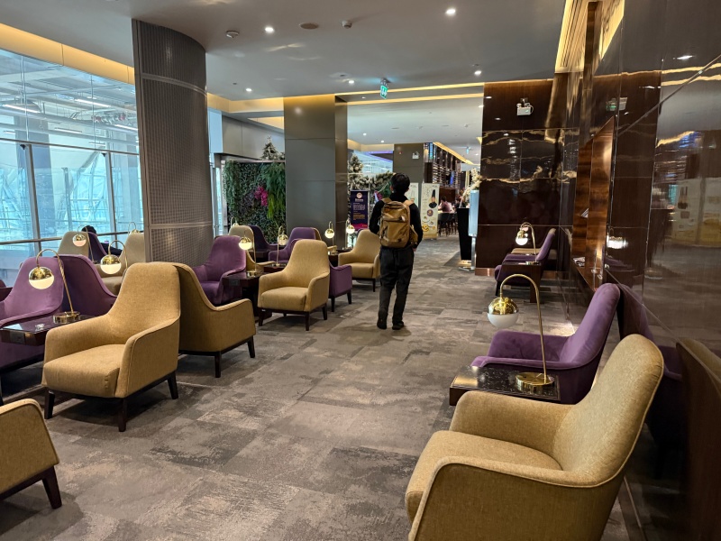 Royal Orchid Lounge - Concourse D@バンコク・スワンナプーム国際空港-ラウンジ内の雰囲気