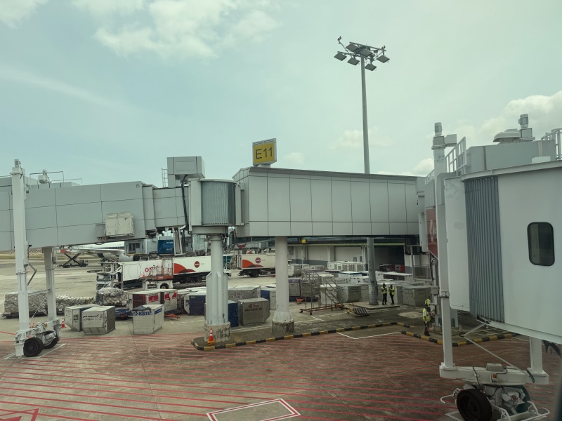 シンガポール航空(デンパサール(バリ)=シンガポール便:SQ935 B787-10)-着陸