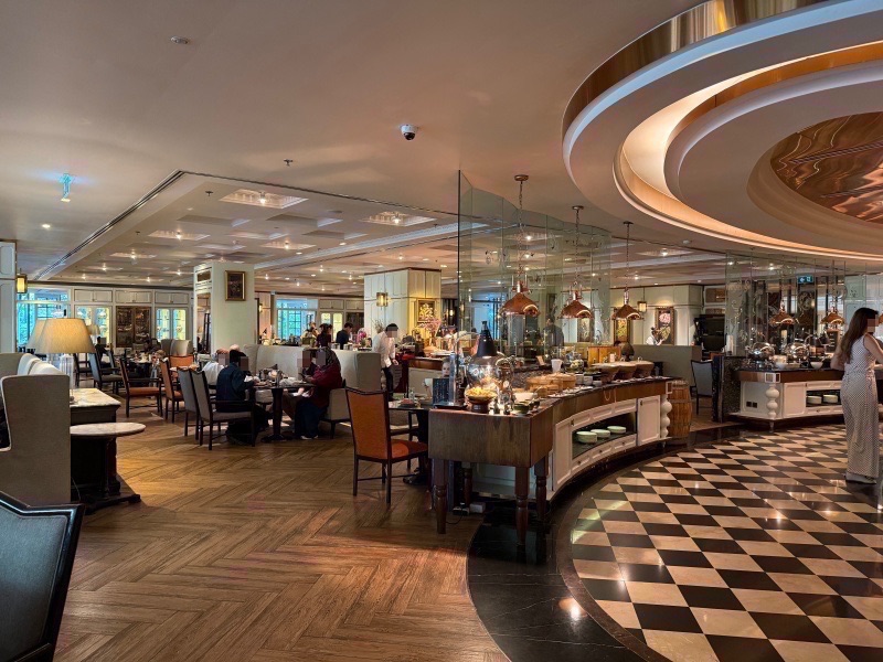 アテネホテル ラグジュアリーコレクションホテル バンコク(The Athenee Hotel, a Luxury Collection Hotel, Bangkok)ー朝食ビュッフェ@RainTreeCafé