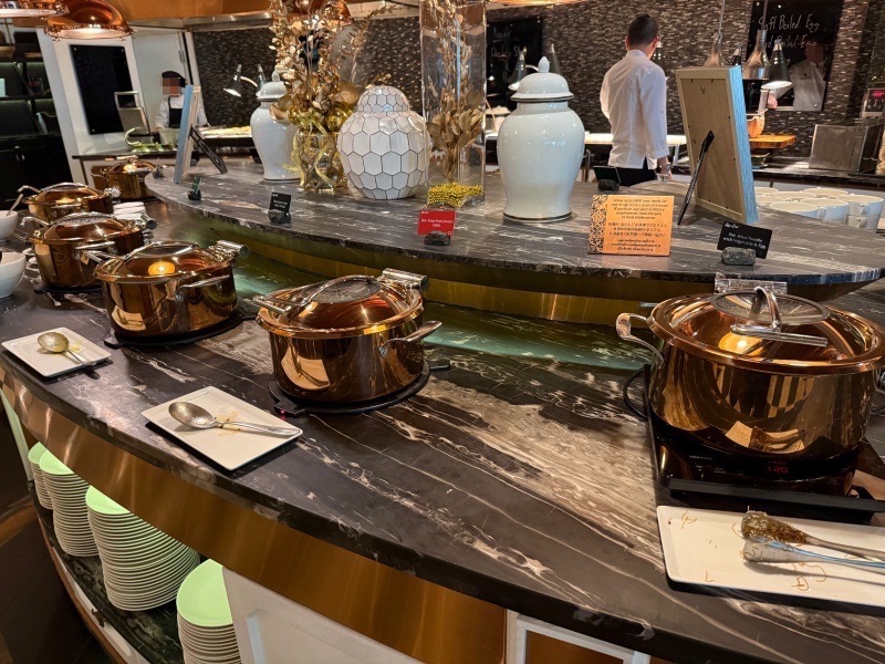 アテネホテル ラグジュアリーコレクションホテル バンコク(The Athenee Hotel, a Luxury Collection Hotel, Bangkok)ー朝食ビュッフェ@RainTreeCafé