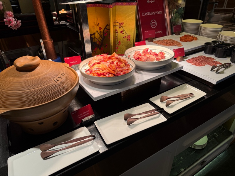 アテネホテル ラグジュアリーコレクションホテル バンコク(The Athenee Hotel, a Luxury Collection Hotel, Bangkok)ー朝食ビュッフェ@RainTreeCafé