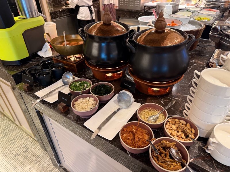 アテネホテル ラグジュアリーコレクションホテル バンコク(The Athenee Hotel, a Luxury Collection Hotel, Bangkok)ー朝食ビュッフェ@RoyalClubLounge