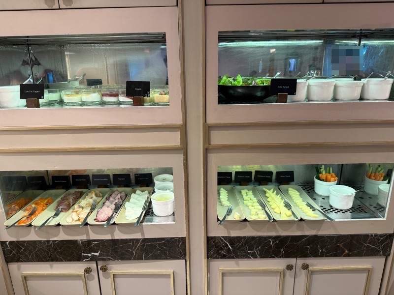 アテネホテル ラグジュアリーコレクションホテル バンコク(The Athenee Hotel, a Luxury Collection Hotel, Bangkok)ー朝食ビュッフェ@RoyalClubLounge