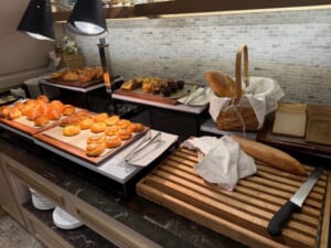 アテネホテル ラグジュアリーコレクションホテル バンコク(The Athenee Hotel, a Luxury Collection Hotel, Bangkok)ー朝食ビュッフェ@RoyalClubLounge