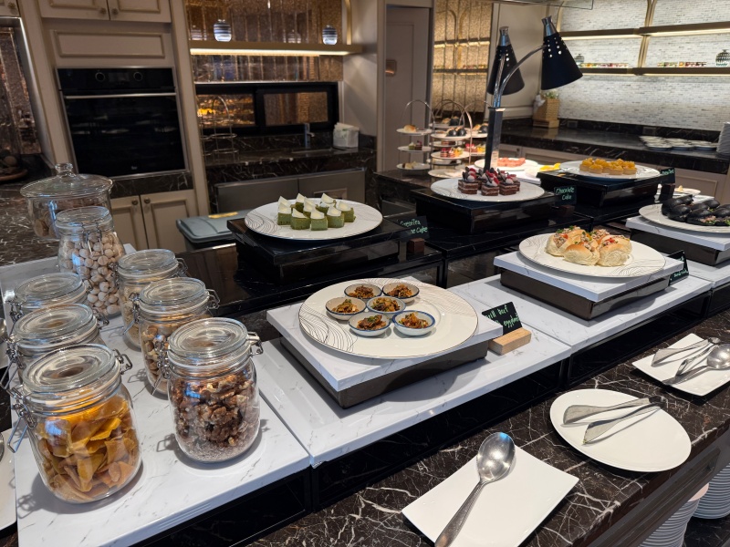 アテネホテル ラグジュアリーコレクションホテル バンコク(The Athenee Hotel, a Luxury Collection Hotel, Bangkok)ーチェックイン@RoyalClubLounge