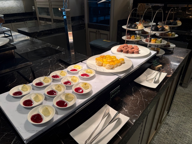 アテネホテル ラグジュアリーコレクションホテル バンコク(The Athenee Hotel, a Luxury Collection Hotel, Bangkok)ーチェックイン@RoyalClubLounge