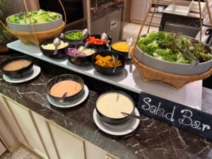 アテネホテル ラグジュアリーコレクションホテル バンコク(The Athenee Hotel, a Luxury Collection Hotel, Bangkok)ーイブニングカクテル@RoyalClubLounge