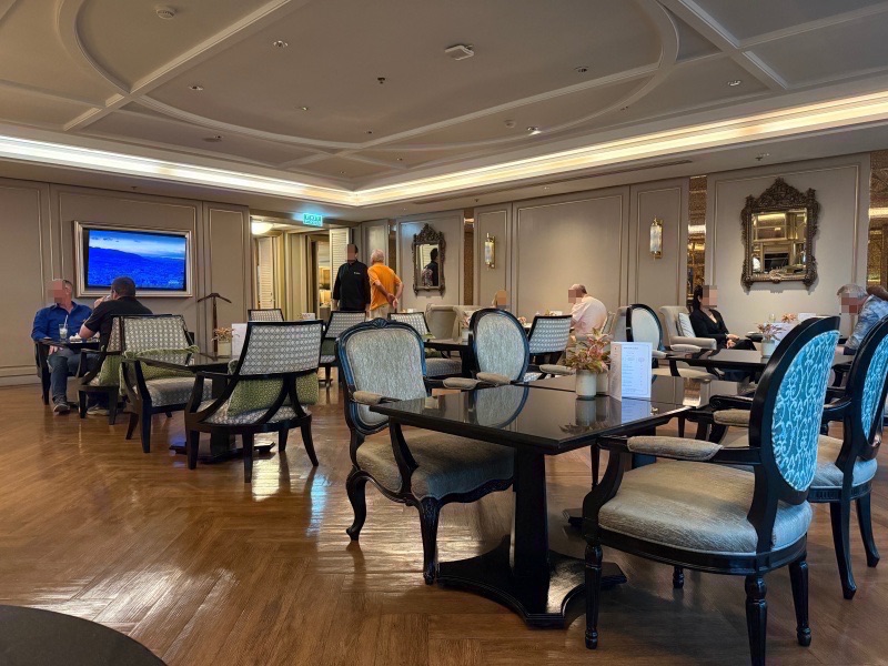 アテネホテル ラグジュアリーコレクションホテル バンコク(The Athenee Hotel, a Luxury Collection Hotel, Bangkok)ーイブニングカクテル@RoyalClubLounge