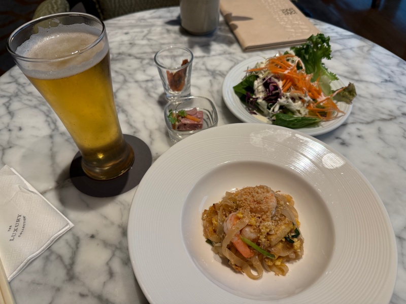 アテネホテル ラグジュアリーコレクションホテル バンコク(The Athenee Hotel, a Luxury Collection Hotel, Bangkok)ーイブニングカクテル@RoyalClubLounge