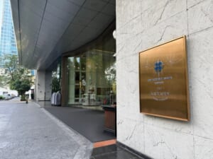 アテネホテル ラグジュアリーコレクションホテル バンコク(The Athenee Hotel, a Luxury Collection Hotel, Bangkok)ーエントランス