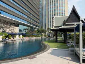 アテネホテル ラグジュアリーコレクションホテル バンコク(The Athenee Hotel, a Luxury Collection Hotel, Bangkok)ー屋外プール