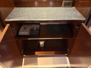 アテネホテル ラグジュアリーコレクションホテル バンコク(The Athenee Hotel, a Luxury Collection Hotel, Bangkok)ー客室内の雰囲気