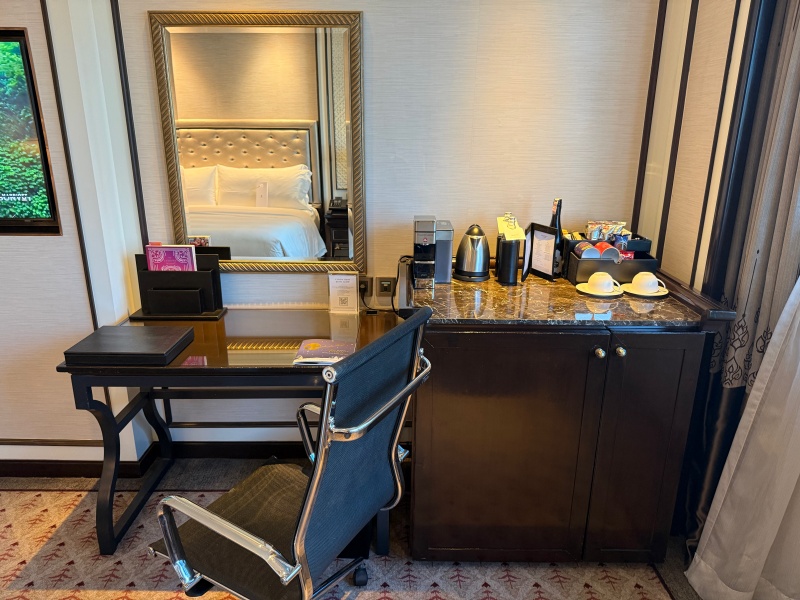 アテネホテル ラグジュアリーコレクションホテル バンコク(The Athenee Hotel, a Luxury Collection Hotel, Bangkok)ー客室内の雰囲気