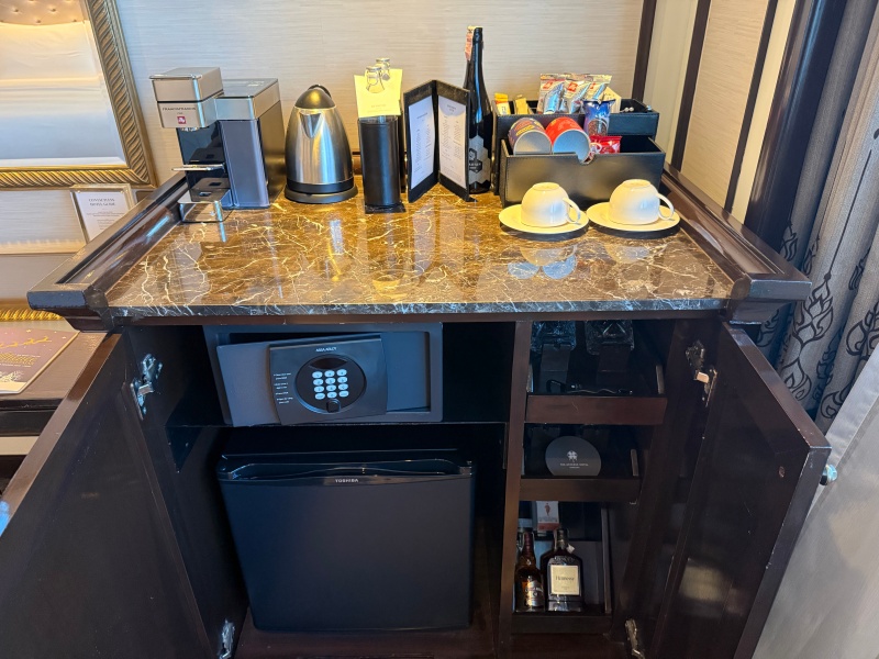 アテネホテル ラグジュアリーコレクションホテル バンコク(The Athenee Hotel, a Luxury Collection Hotel, Bangkok)ー客室内の雰囲気