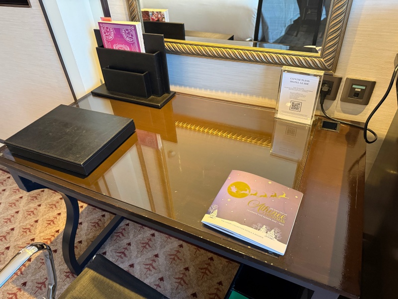 アテネホテル ラグジュアリーコレクションホテル バンコク(The Athenee Hotel, a Luxury Collection Hotel, Bangkok)ー客室内の雰囲気