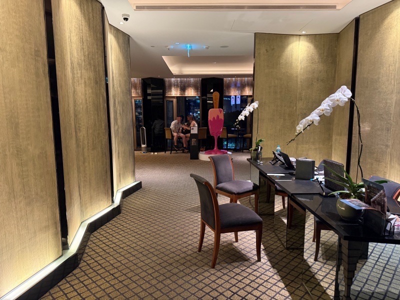ザ スコータイ バンコク(The Sukhothai Bangkok)ーイブニングカクテル@クラブラウンジ