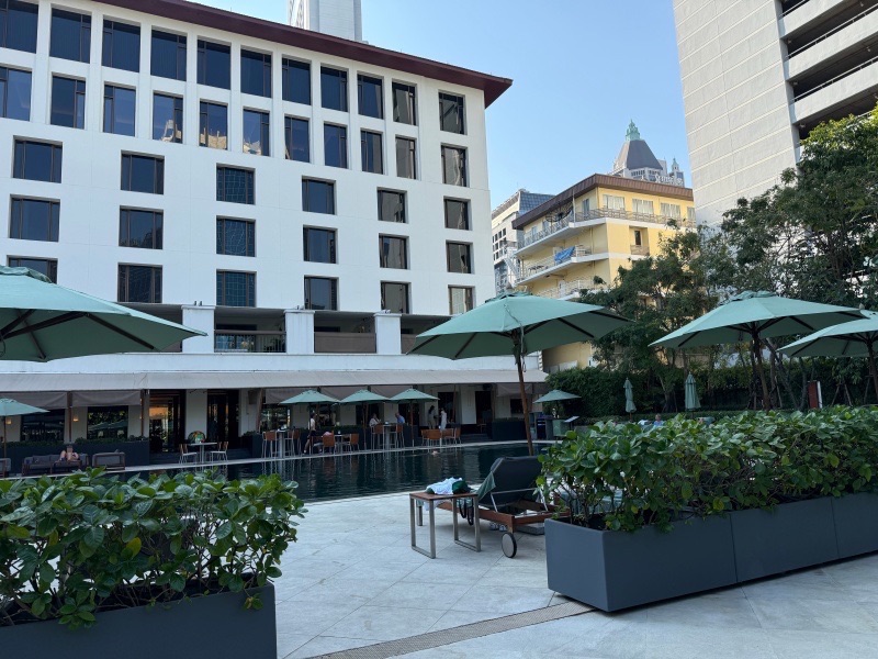 ザ スコータイ バンコク(The Sukhothai Bangkok)ー屋外プール