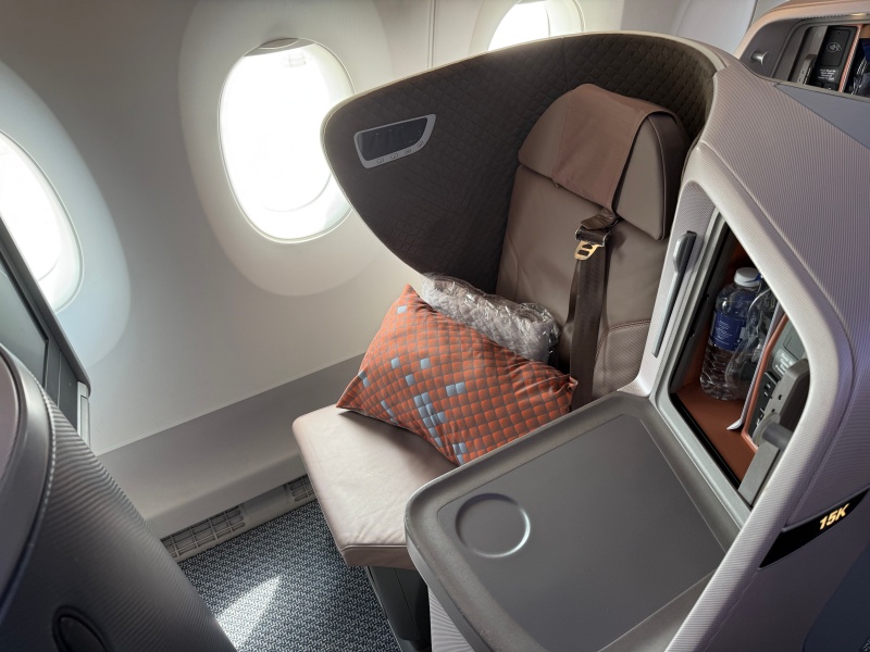 シンガポール航空(シンガポール=バンコク便:SQ712 A350-900)-ビジネスクラスシート
