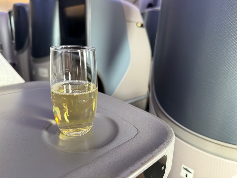 シンガポール航空(シンガポール=バンコク便:SQ712 A350-900)-ウェルカムドリンク