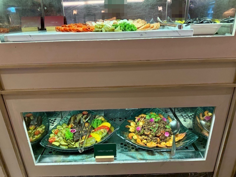 アテネホテル ラグジュアリーコレクションホテル バンコク(The Athenee Hotel, a Luxury Collection Hotel, Bangkok)ーイブニングカクテル@RoyalClubLounge