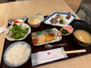 SHIN 湯治 HOTEL LULUDー朝食(和定食)