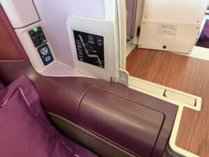 タイ航空(成田=バンコク便:TG641 A330-300)-ビジネスクラスシート
