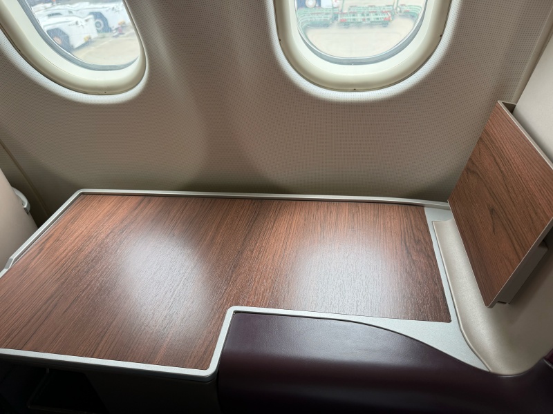 タイ航空(成田=バンコク便:TG641 A330-300)-ビジネスクラスシート