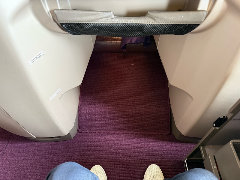 タイ航空(成田=バンコク便:TG641 A330-300)-ビジネスクラスシート