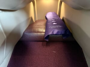 タイ航空(成田=バンコク便:TG641 A330-300)-ビジネスクラスシート
